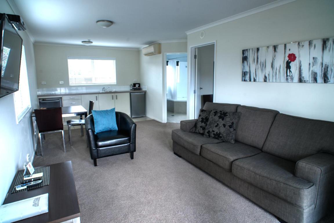 Aveda Motor Lodge Pukekohe Buitenkant foto