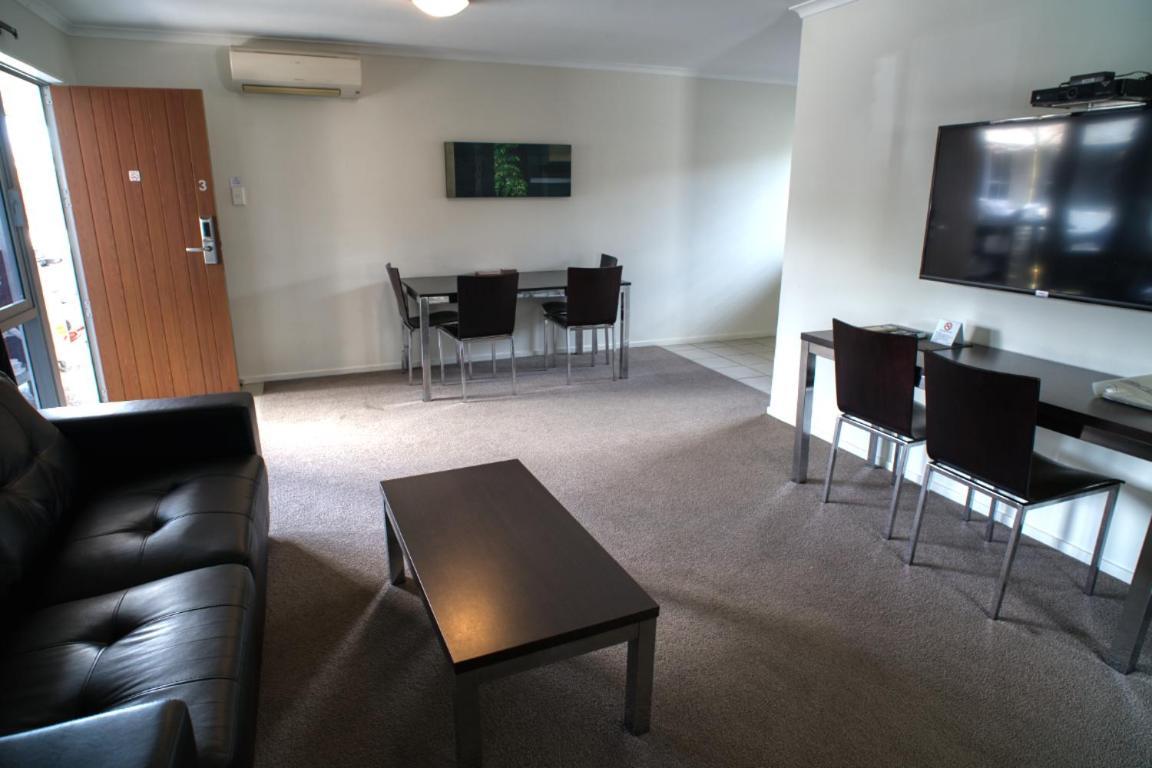 Aveda Motor Lodge Pukekohe Buitenkant foto